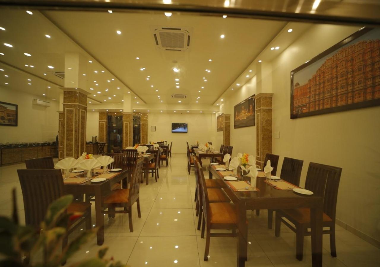 The Amer Valley Hotell Jaipur Exteriör bild