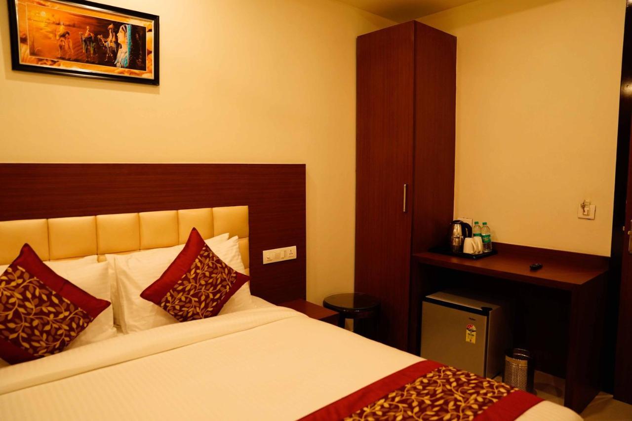 The Amer Valley Hotell Jaipur Exteriör bild