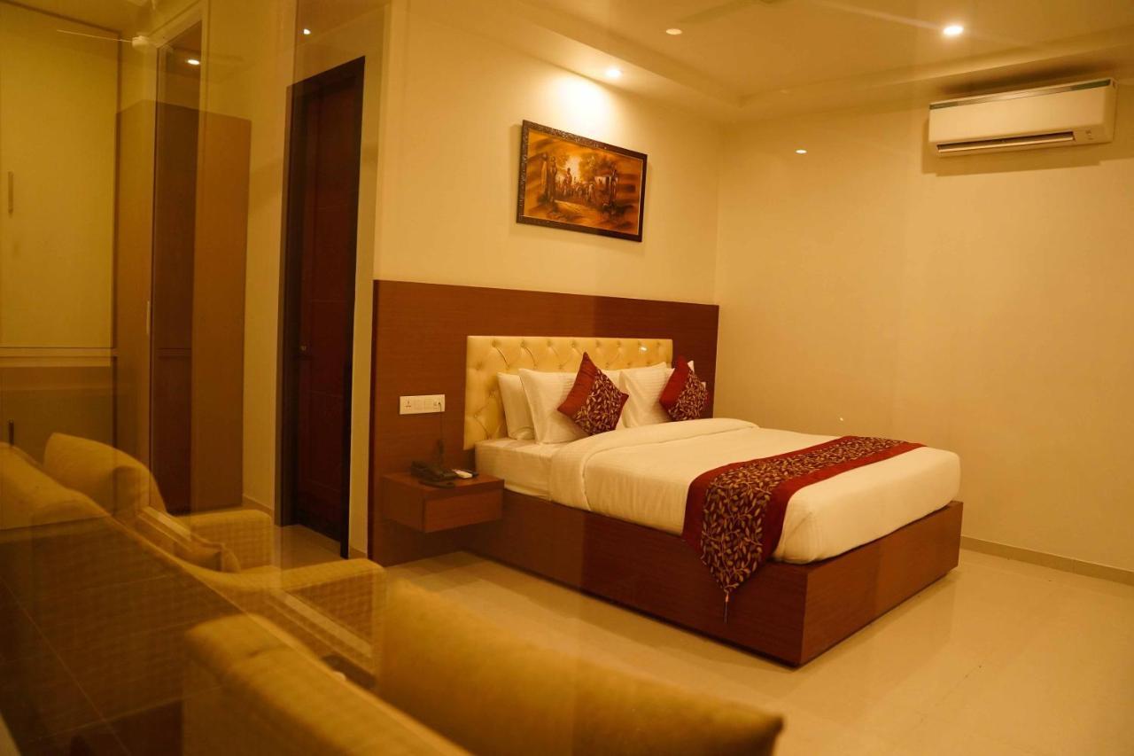 The Amer Valley Hotell Jaipur Exteriör bild